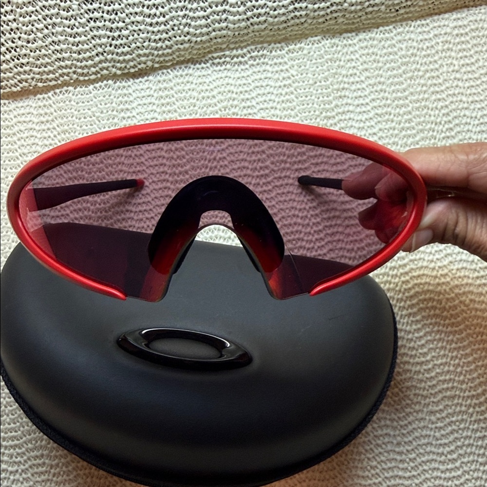 Oakley Men’s
009490 -0440 115 2N ELLIPSE Red and Black Sunglasses Set - Picture 2 of 16